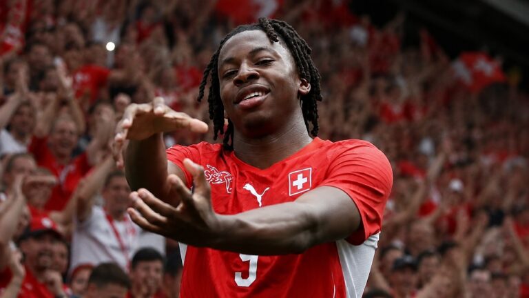 Profil Johan Manzambi, wonderkid Swiss berusia 20 tahun yang mencuri perhatian usai mencetak brace di Piala Dunia 2026.